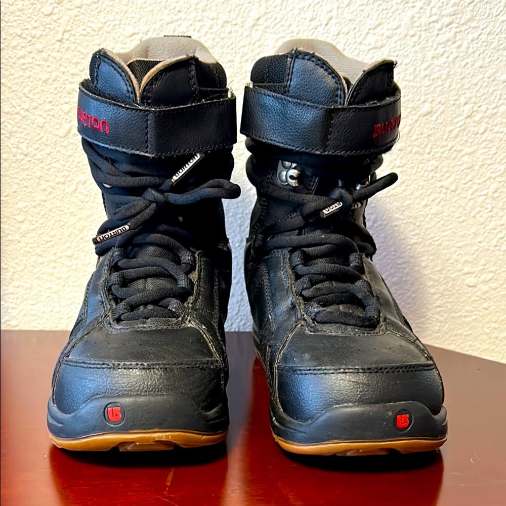 SWEET BLACK Burton Freestyle Junior Snowboard Boots - Size US 6 UK 5 Boys